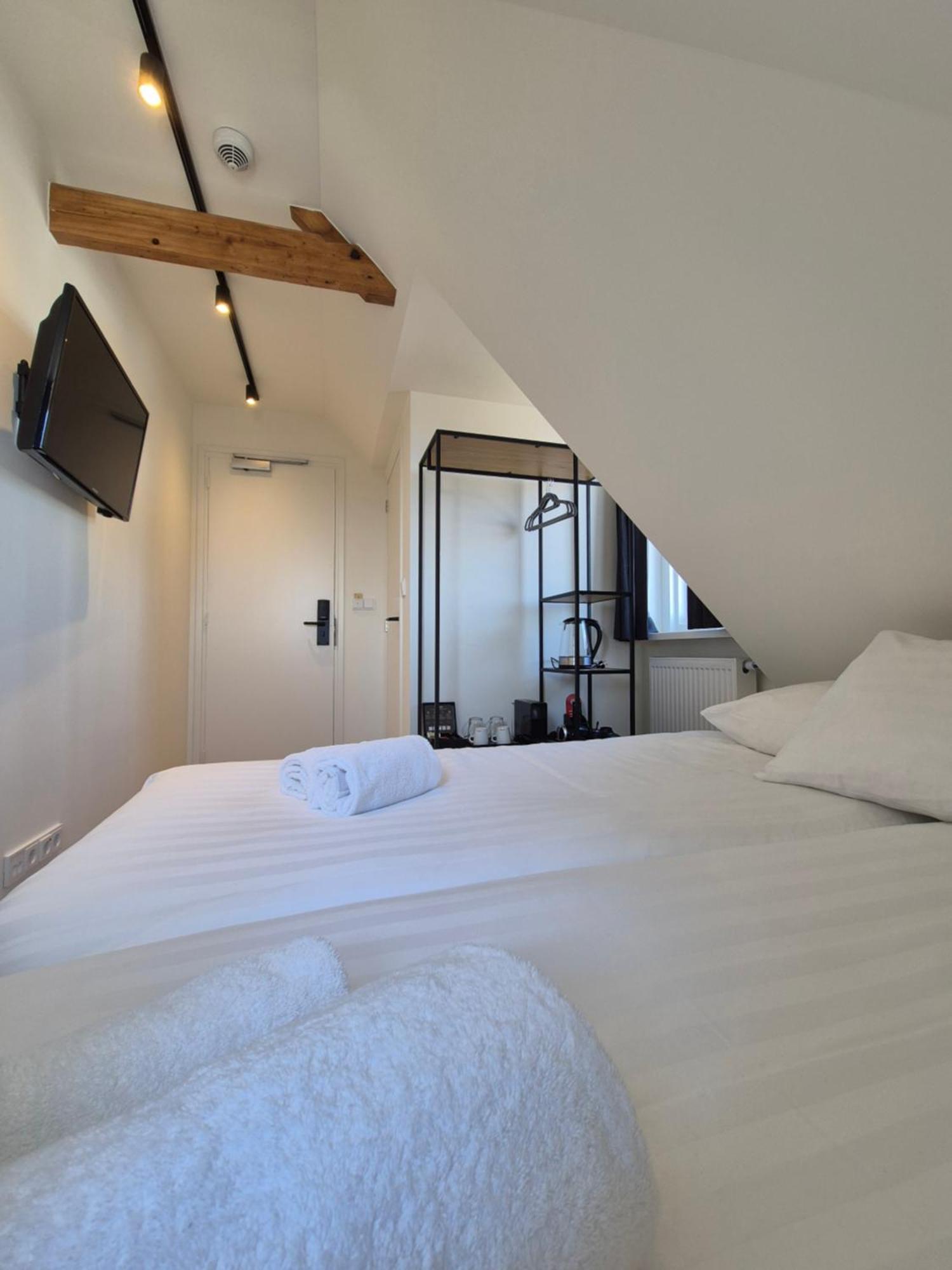 - Digital Access 3* Den Burg
